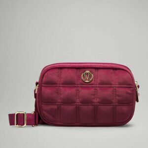 CROSSBODY CAMERA BAG 2L *QUILTED VELOUR